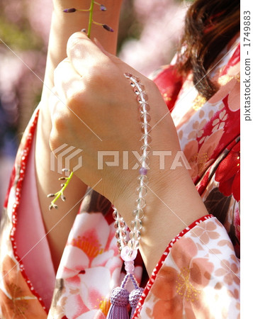 Japanese clothes wear hands with hands Japanese clothes wear hands with hands 1749883