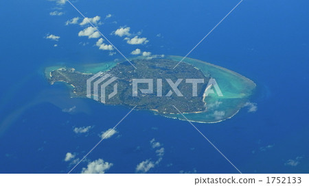 Yoron Island full view Yoron Island full view 1752133