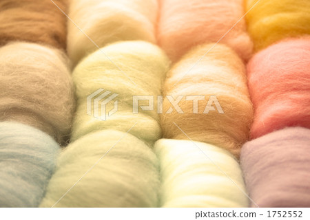 Full of wool Full of wool 1752552
