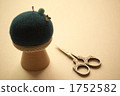 Pin cushion and scissors 1752582