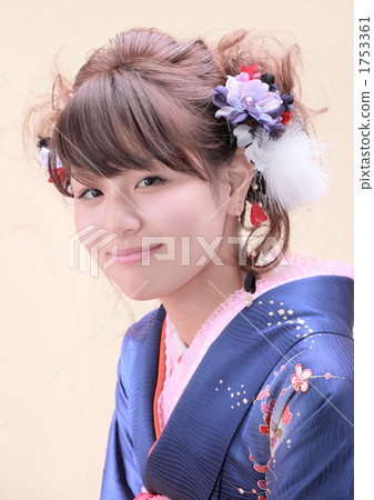 A woman in a sleeping sleeve shape A woman in a sleeping sleeve shape 1753361