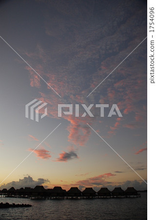 Bora Bora Water cottage sunset 1754096