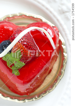 Heart's Berry Mousse 2 1754599