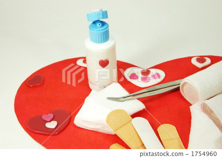 First-aid treatment at home 1754960