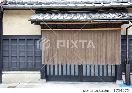 Roproad shop front 1754975