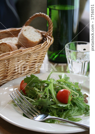 沙拉和麵包 1756051