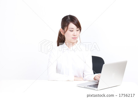 筆記本電腦的女人 筆記本電腦的女人 1756217