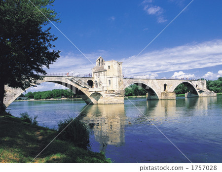 The Sambéneze bridge of Avignon The Sambéneze bridge of Avignon 1757028