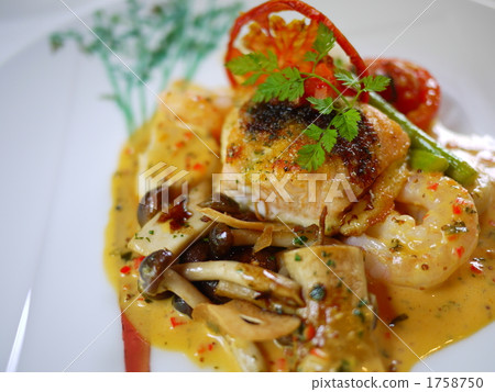 Grilled chicken with salmon Grilled chicken with salmon 1758750