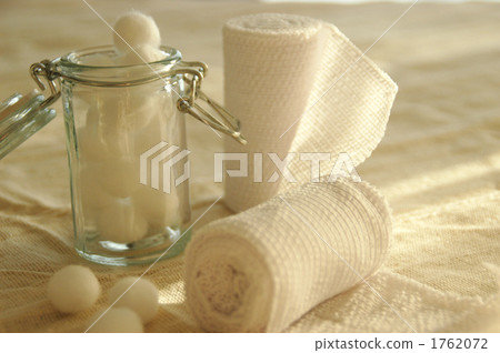 medical supplies, dressing, glass vessel 1762072
