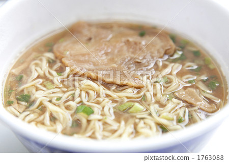 杯拉麵在3分鐘內完成 杯拉麵在3分鐘內完成 1763088
