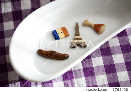 wood button, sundries, checkered gingham 1763498