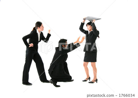 阻止女性員工參戰的酋長 1766034