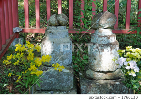 Tomb of Hiraizumi · Genoshi Genji public wife child's grave 1766130