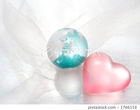 Earth and Heart 1766158