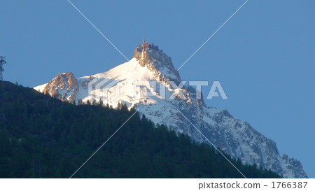 夏蒙尼的Aiguille du Midi天文台 夏蒙尼的Aiguille du Midi天文台 1766387