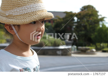 走路的女孩 走路的女孩 1767137