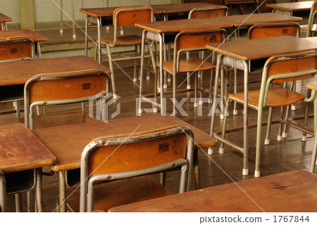 wooden school building, classroom, schoolroom 1767844