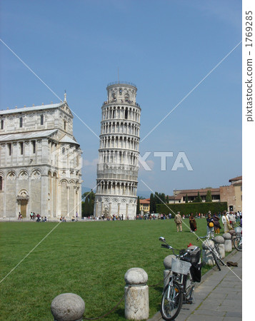 Leaning tower of Pisa Leaning tower of Pisa 1769285
