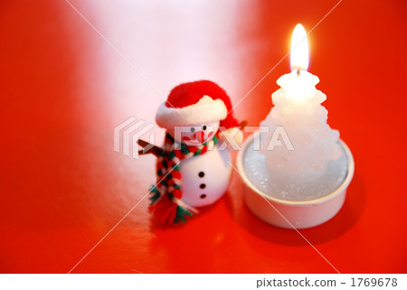 Snowman and tree candle (red back) 1769678