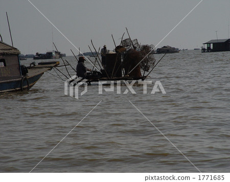 Water Settlement (Tonle Sap Lake / Cambodia) Water Settlement (Tonle Sap Lake / Cambodia) 1771685