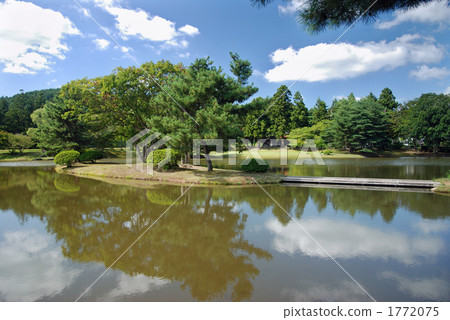 Walking in Hiraizumi · Watching King's Maju Maizuru pond Walking in Hiraizumi · Watching King's Maju Maizuru pond 1772075