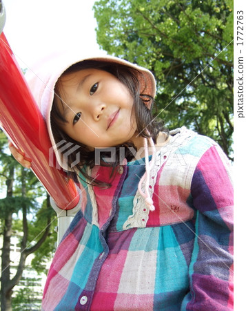 擺在公園的女孩 擺在公園的女孩 1772763