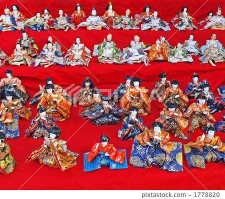 一套日本女生節的裝飾娃娃 女兒節 展出的娃娃系列 1778820