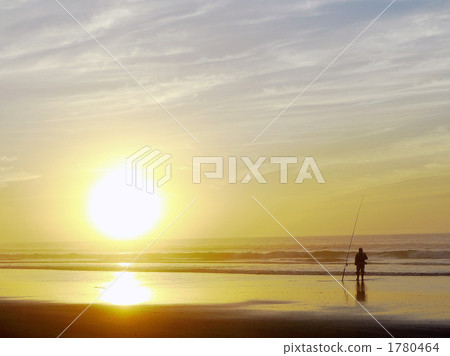 Angler who wants sunrise 1780464