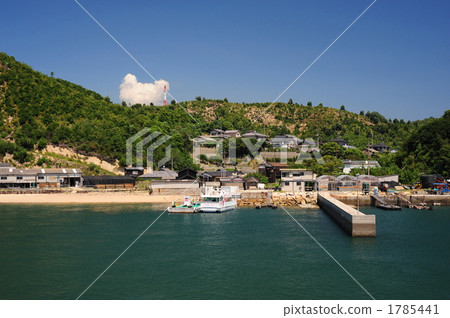 Naoshima seaside house and cat cloud Naoshima seaside house and cat cloud 1785441