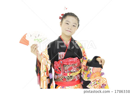 festival day for children of three, five and seven years of age, taking a commemorative photo, younger 1786338