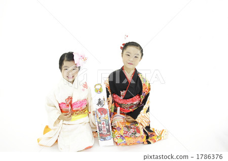 little child, festival day for children of three, five and seven years of age, taking a commemorative photo 1786376