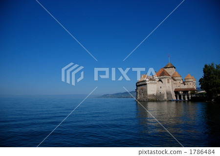 Chillon Cillon floating on Leman lake in silence 1786484