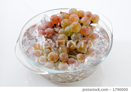 Koshu grapes cooled with ice water 1790000