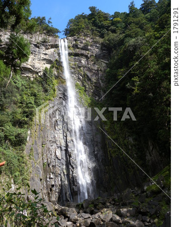 Nachi's waterfall 1791291