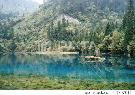 Jiuzhaigou mysterious lake 1792011