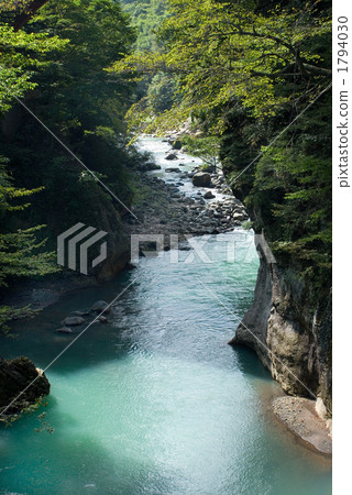 Azuma gorge 1794030