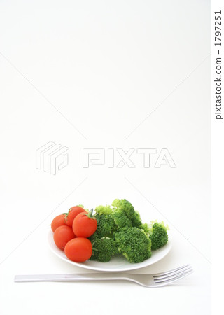 Tomatoes & Broccoli 1797251