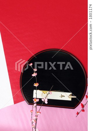 Celebration Half-moon tray and gold chopsticks 1801174