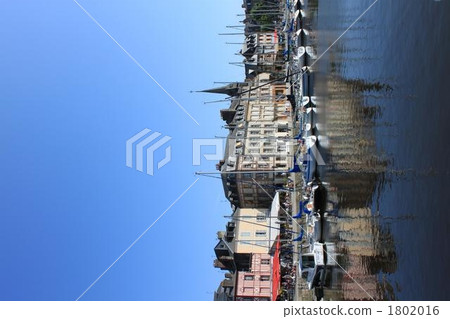 港口城鎮在法國的郊區 1802016