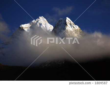 Amada Bram (6812m) from Dinboche [Nepal] 1804587