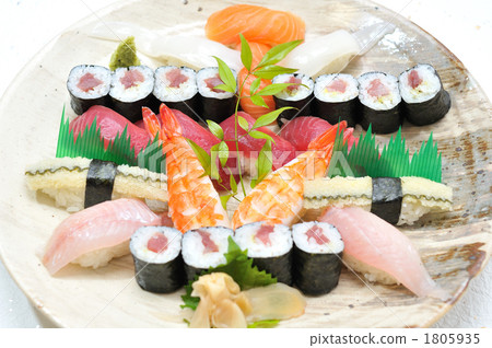 A large plate of sushi. 1805935