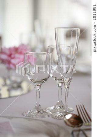 Glass of the table 1811991