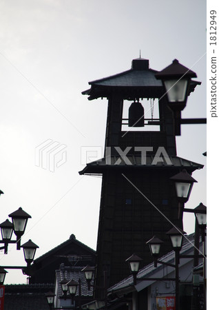 時鐘和路燈 1812949