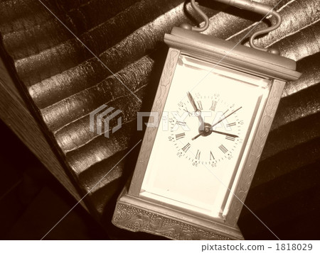 Small old clock 1818029