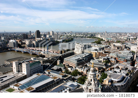 A view from the top of the dome of St. Paul 's Cathedral, the London eye can be seen beyond the Thames river 1818073