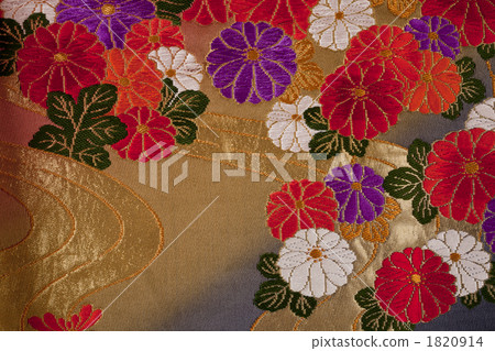 It is a handle of a striking flower. 1820914