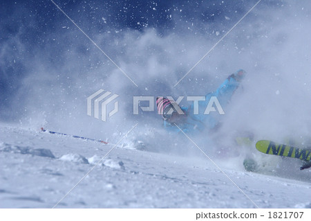 In the snow smoke 1821707