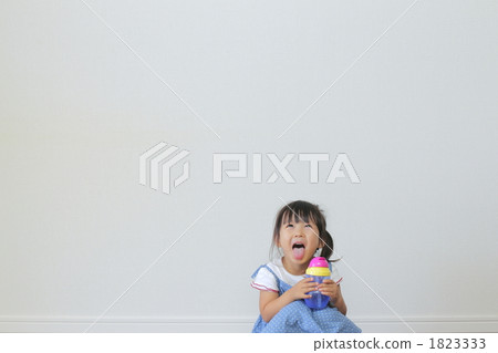 little child, toddler, younger 1823333