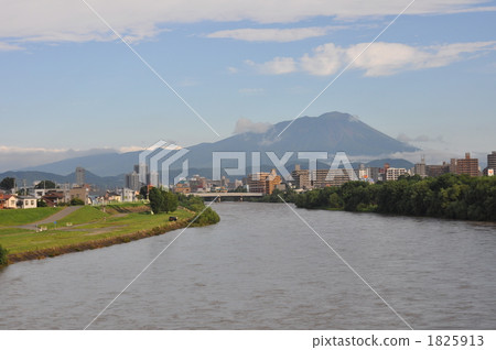 Kitakami River and Iwateyama 1825913